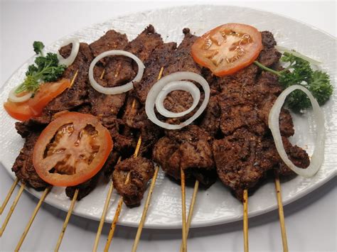  Suya! Ein würziges Streetfood-Abenteuer aus dem Herzen von Minna